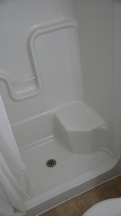 Robyn'S Motel Peterborough Esterno foto